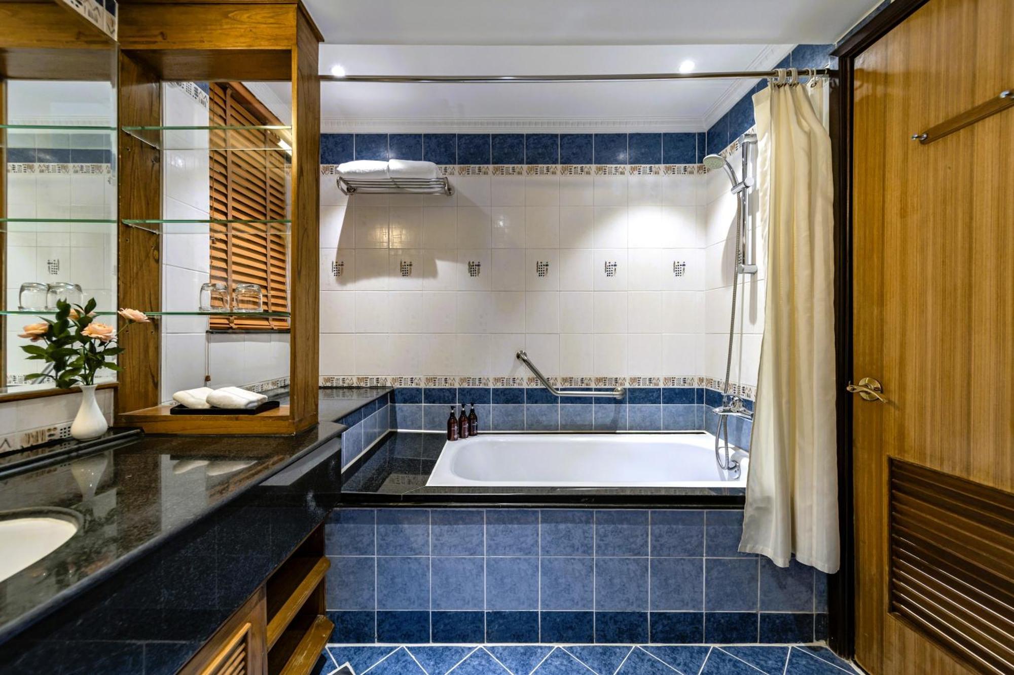 Sherwood 5*